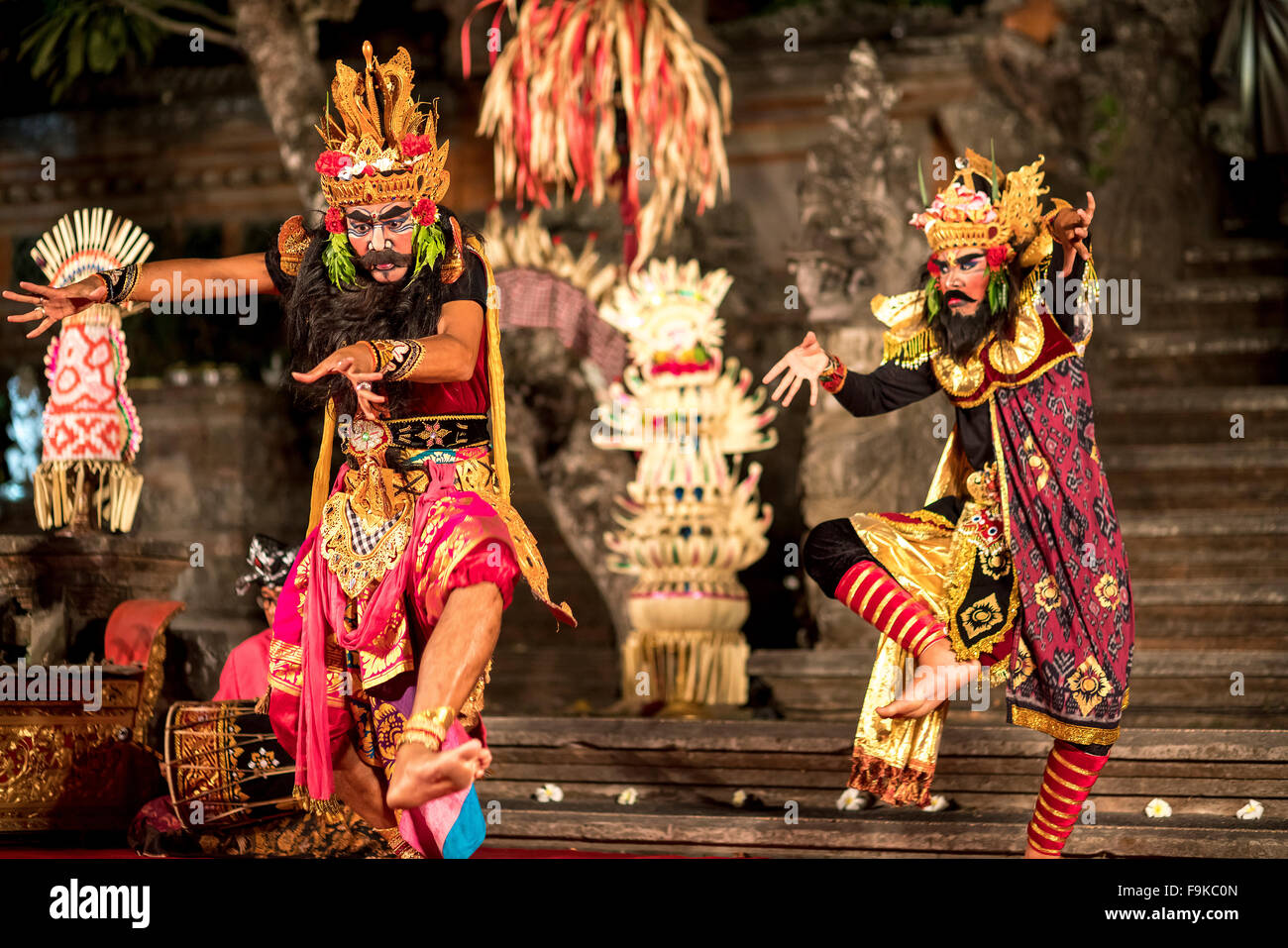 Bali-Tänzerin, die Durchführung des klassisches Ramayana Ballet, Ubud Palast / Puri Saren Agung, Ubud, Bali, Indonesien Stockfoto