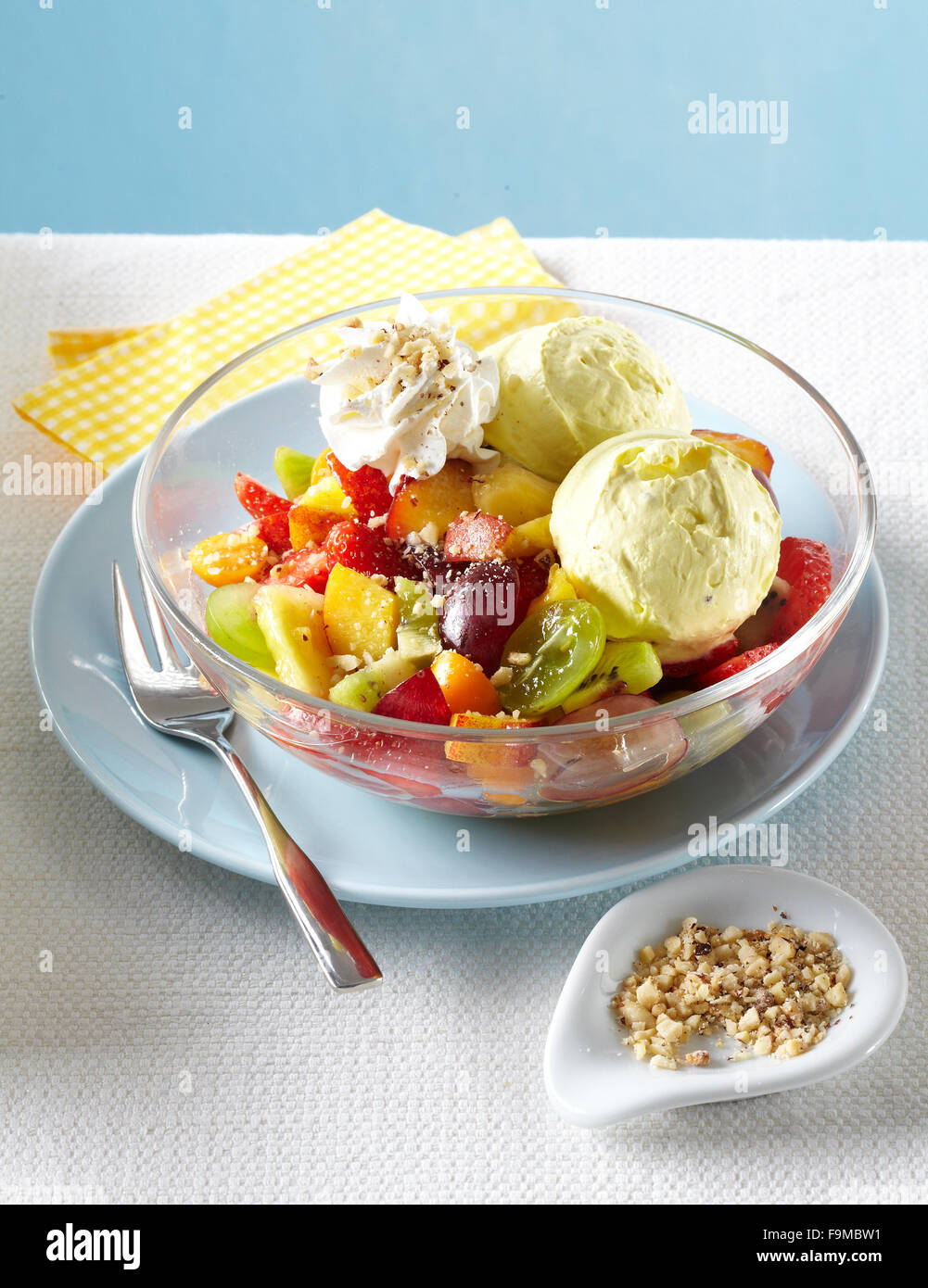 Ananaseis mit erdbeer zitronen fruchteis -Fotos und -Bildmaterial in ... Ananaseis mit erdbeer zitronen fruchteis -Fotos und -Bildmaterial in ...