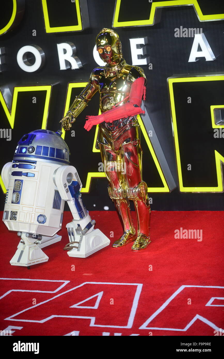 R2D2 und C3PO in STAR WARS: die Kraft erwacht, Europapremiere am Leicester Square in London am 16. Dezember 2015 Stockfoto