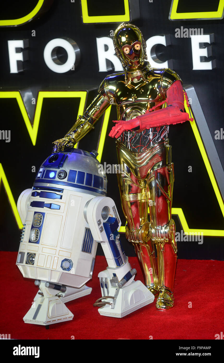 R2D2 und C3PO in STAR WARS: die Kraft erwacht, Europapremiere am Leicester Square in London am 16. Dezember 2015 Stockfoto