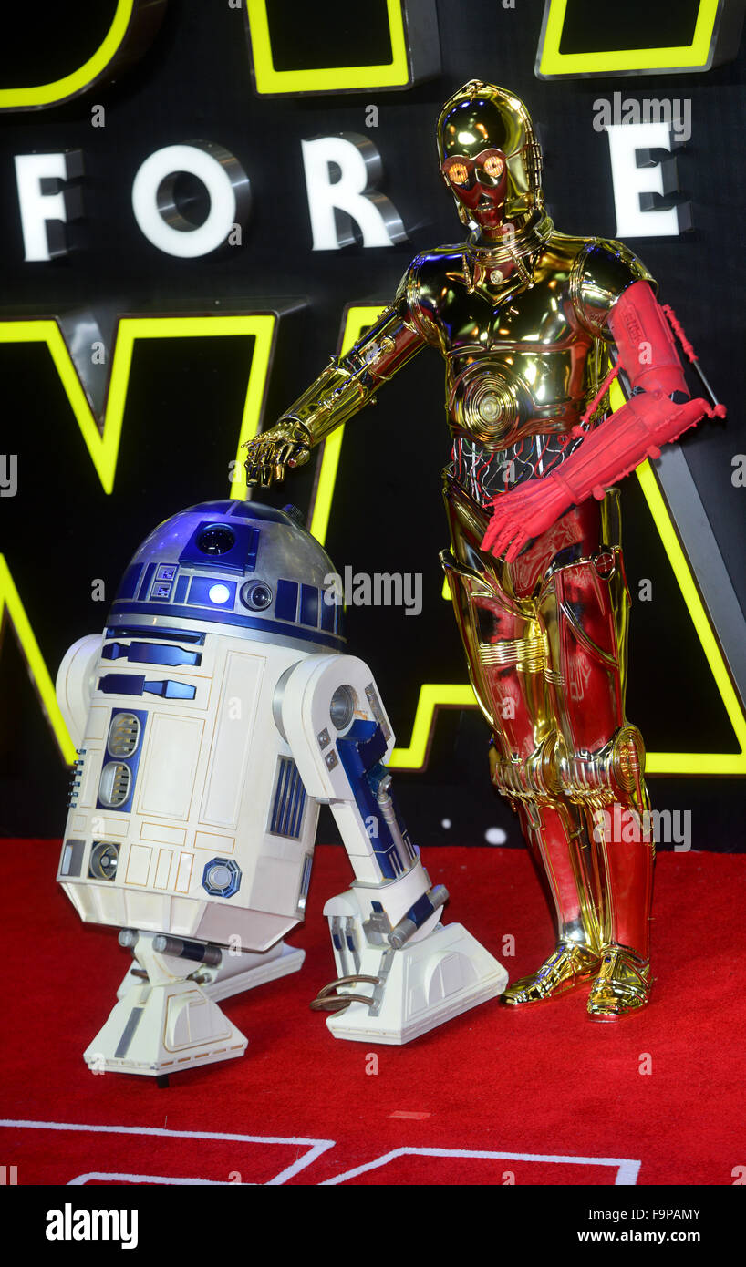 R2D2 und C3PO in STAR WARS: die Kraft erwacht, Europapremiere am Leicester Square in London am 16. Dezember 2015 Stockfoto