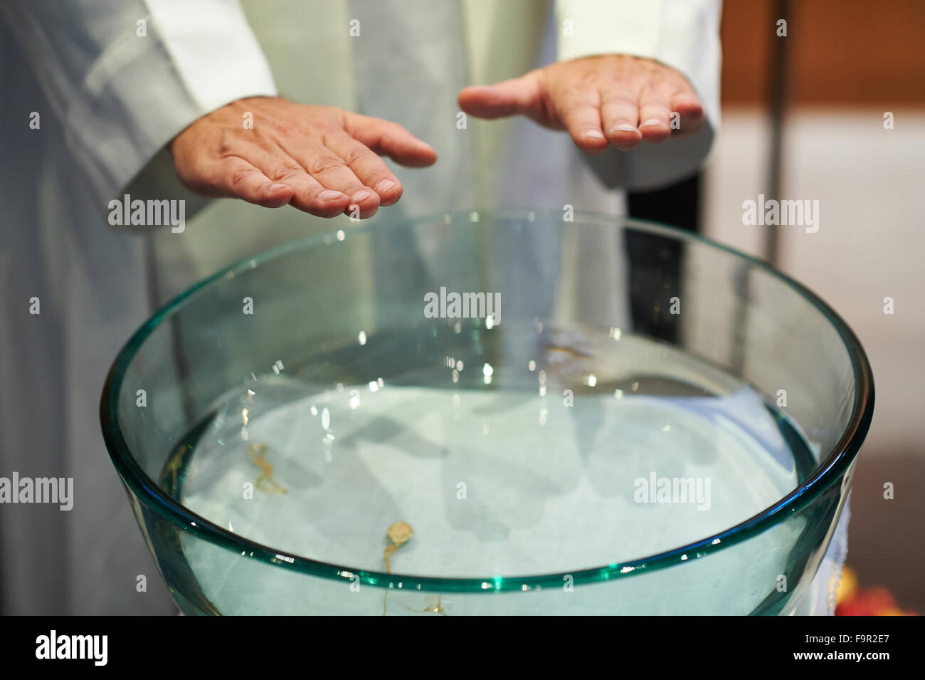 Kirche Saint-Eloi. Taufzeremonie. Stockfoto