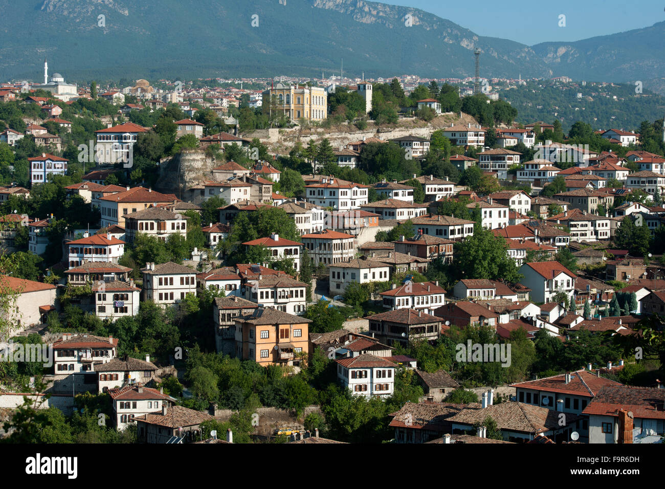 Ägypten, Schreck Schwarzmeerküste, Safranbolu, Blick Auf Die Altstadthäuser Im Hintergrund die Neustadt. Stockfoto