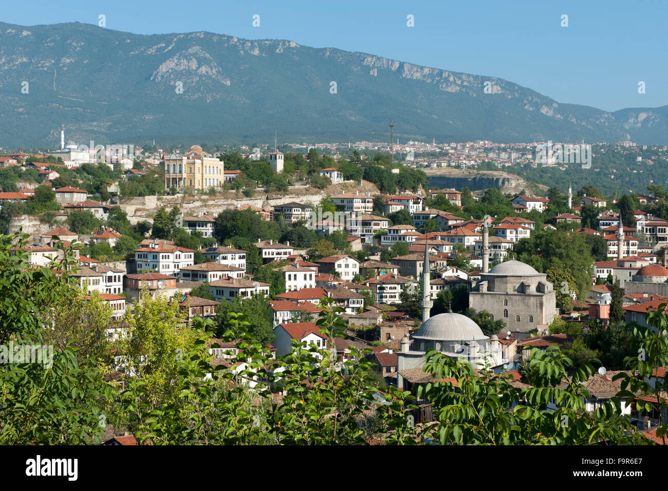 Ägypten, Schreck Schwarzmeerküste, Safranbolu, Blick Auf Die Altstadthäuser Im Hintergrund die Neustadt. Stockfoto