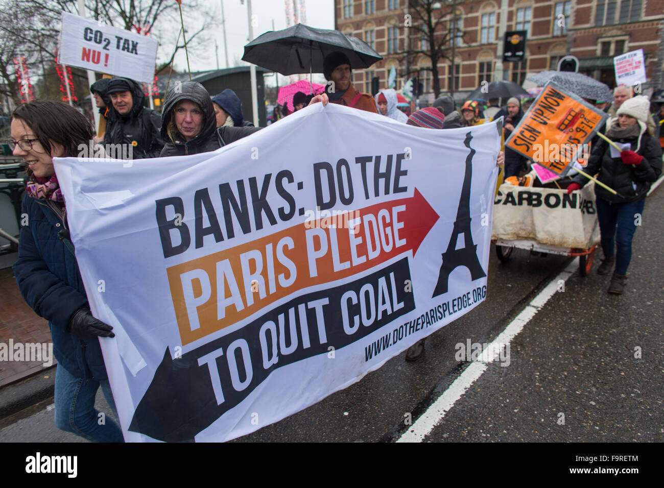Mehrere tausend Demonstranten zeigte heute (29. November 2015) in Amsterdam gegen die aktuelle Klimapolitik. Nächste Woche beginnt der internationalen Klima-Gipfel in Paris. Stockfoto