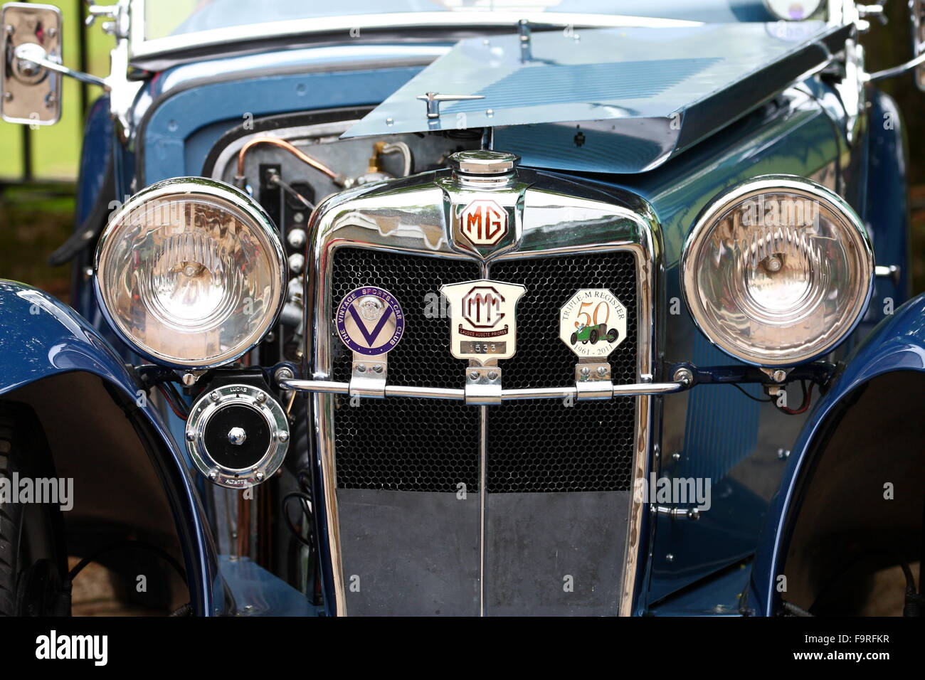 Detail einer blaue Vintage MG TD Drophead Kühlergrill Stockfoto