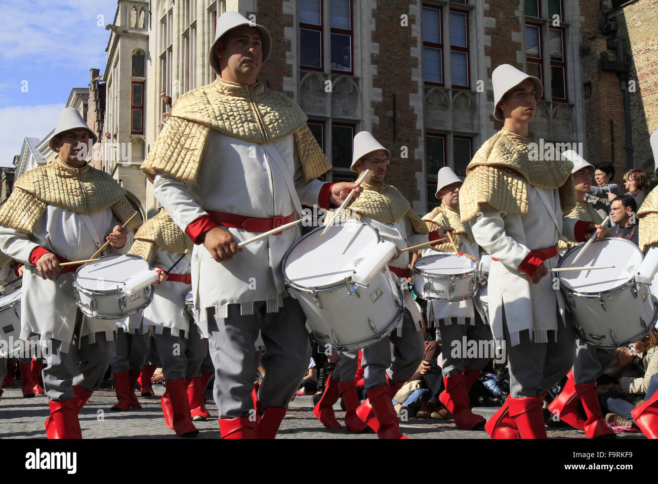 Der Umzug des goldenen Baumes. Stockfoto