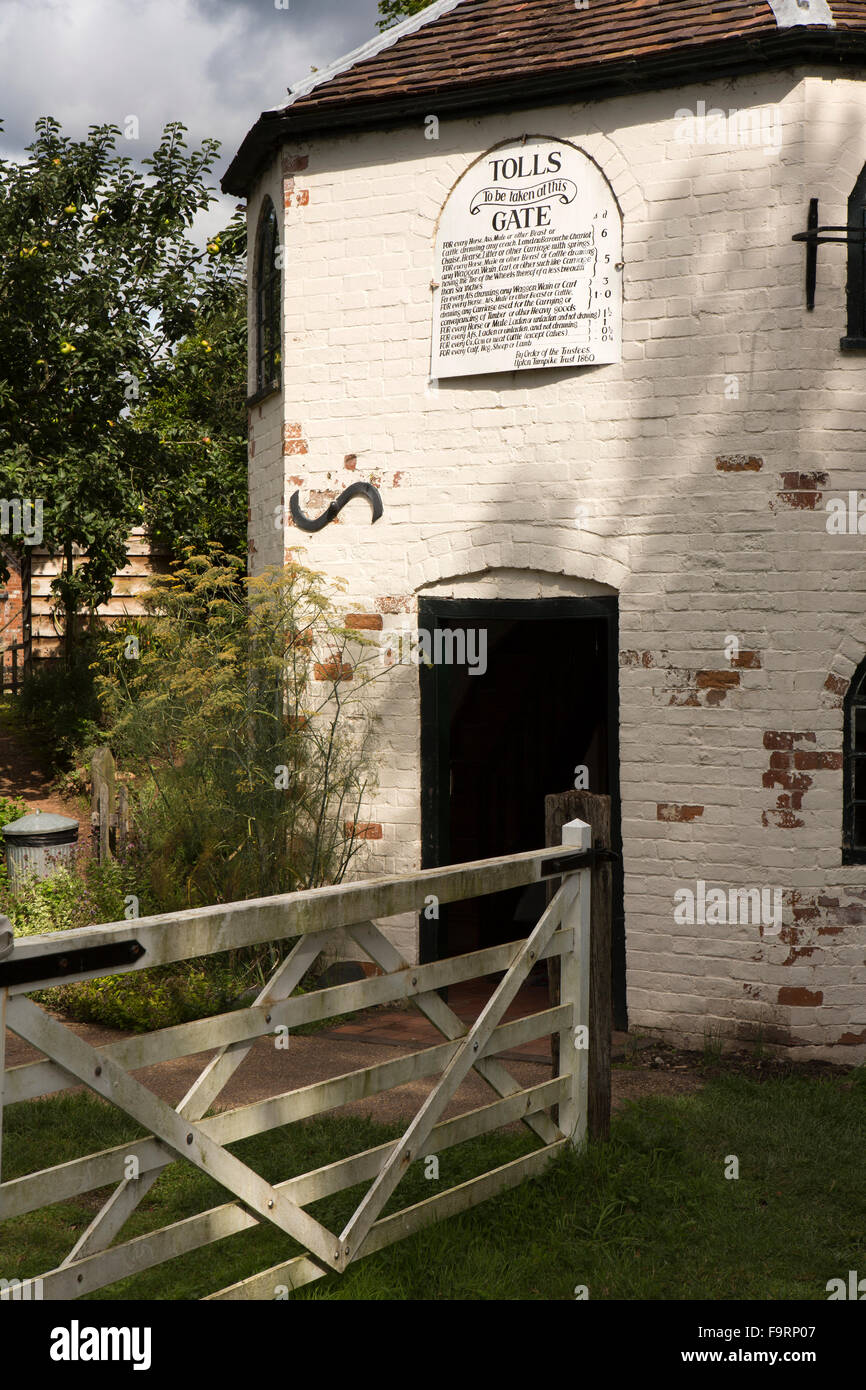 Großbritannien, England, Worcestershire, Bromsgrove, Avoncroft Museum, alte kleine Malvern Mauthaus, Tor Stockfoto