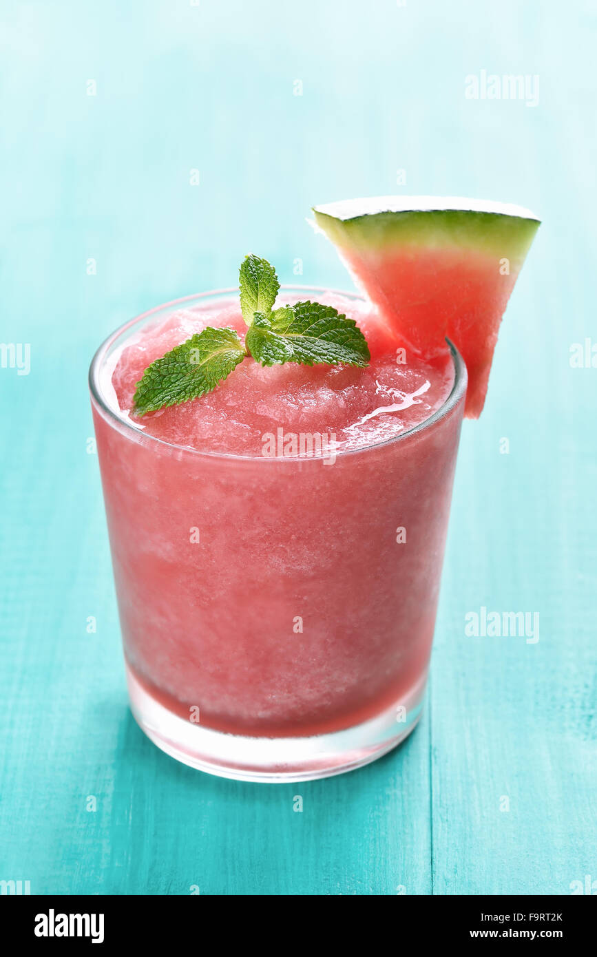 Wassermelone-Sorbet im Glas. Sommer-dessert Stockfoto