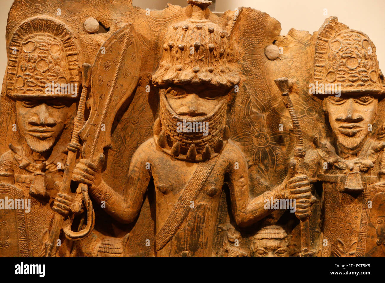 Werfen Sie Messingplatten aus Benin City, Nigeria, 16. Jahrhundert. Stockfoto