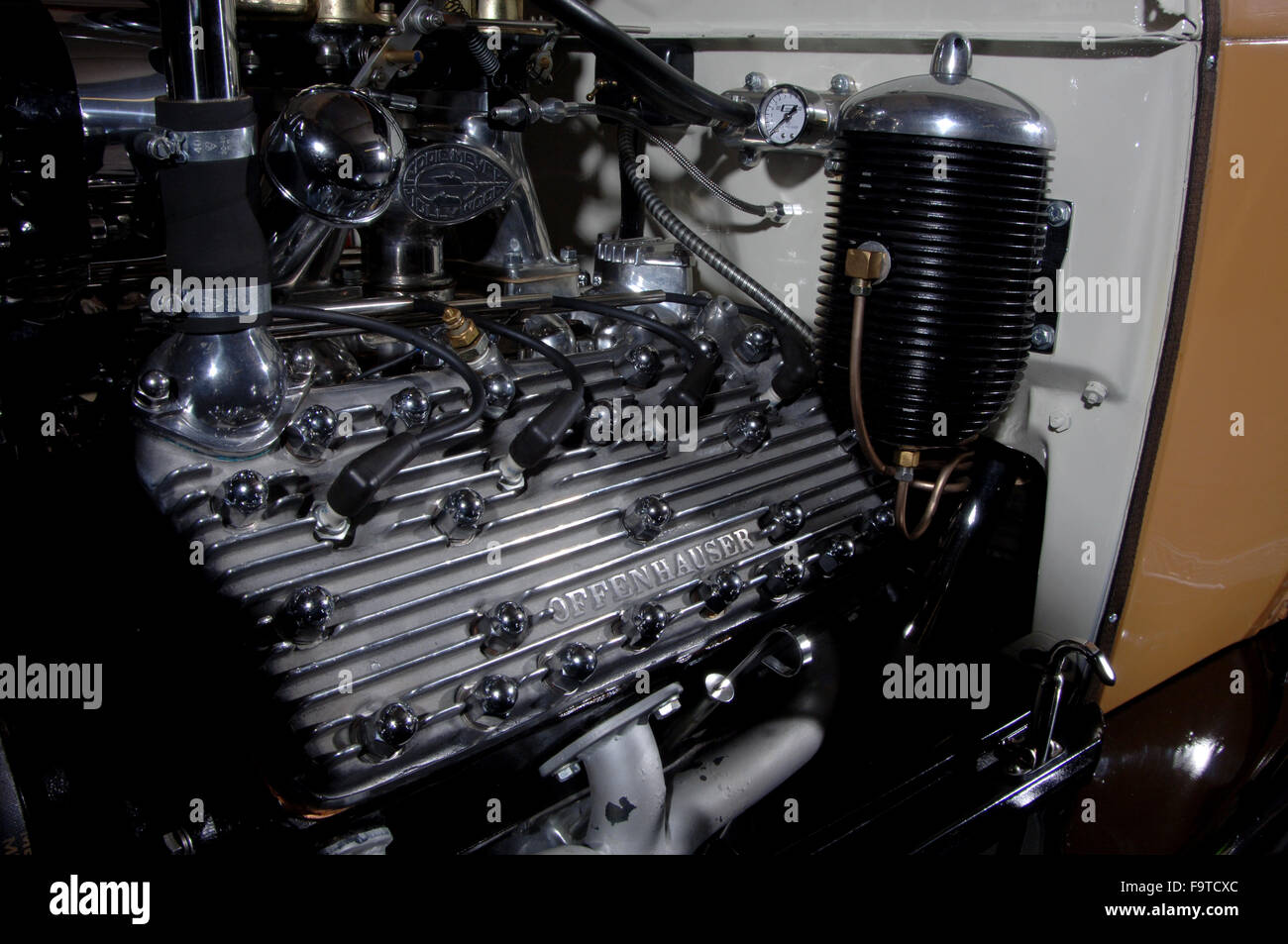 Hot-Rodded Flachkopf Ford V8-Motor mit Periode korrigieren Offenhauser Köpfe, im Stil der ein 40er ' Stab Stockfoto