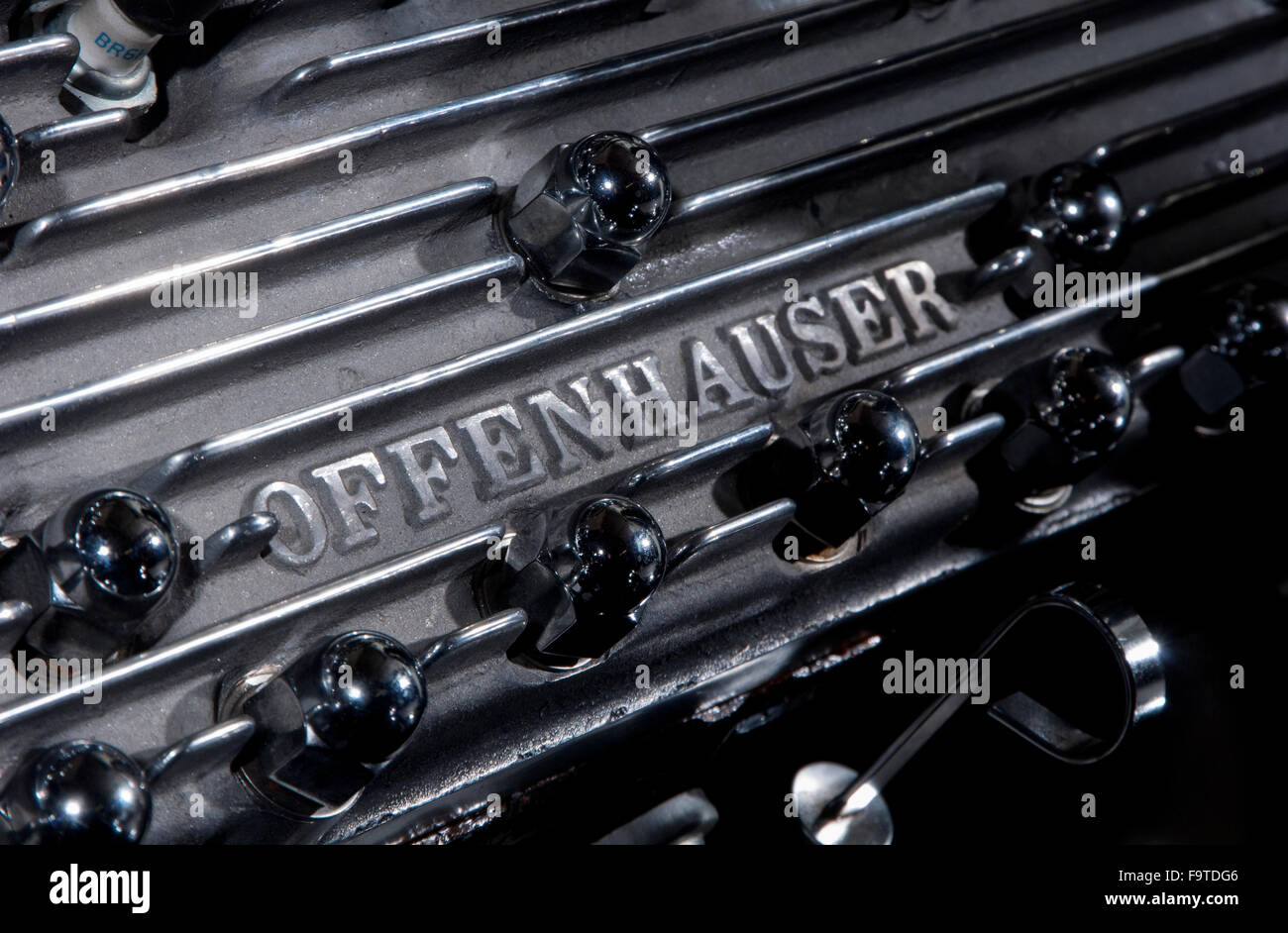 Hot-Rodded Flachkopf Ford V8-Motor mit Periode korrigieren Offenhauser Köpfe, im Stil der ein 40er ' Stab Stockfoto