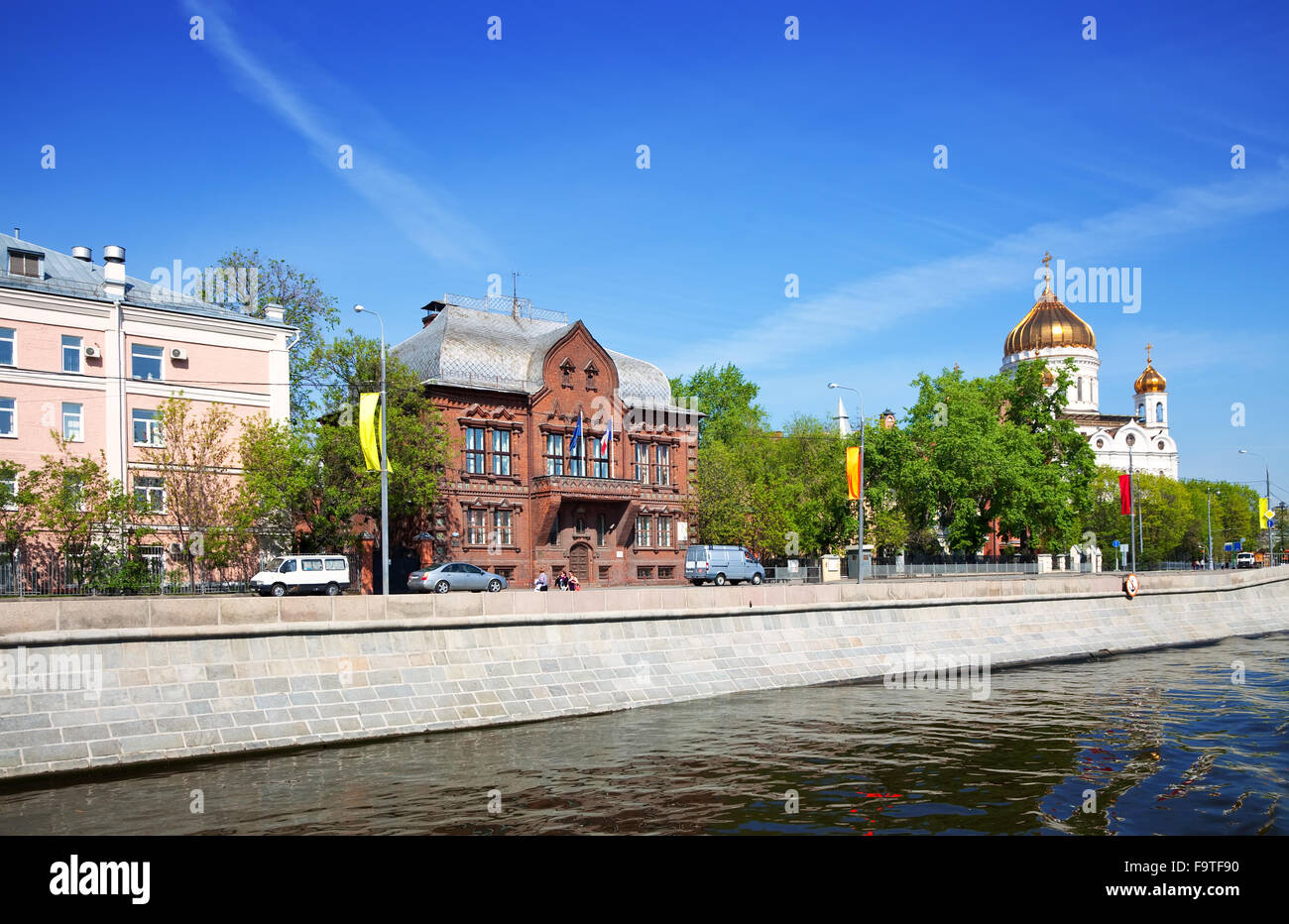 Blick auf Moskau. Prechistenskaya Damm und Christ-Erlöser-Kathedrale Stockfoto