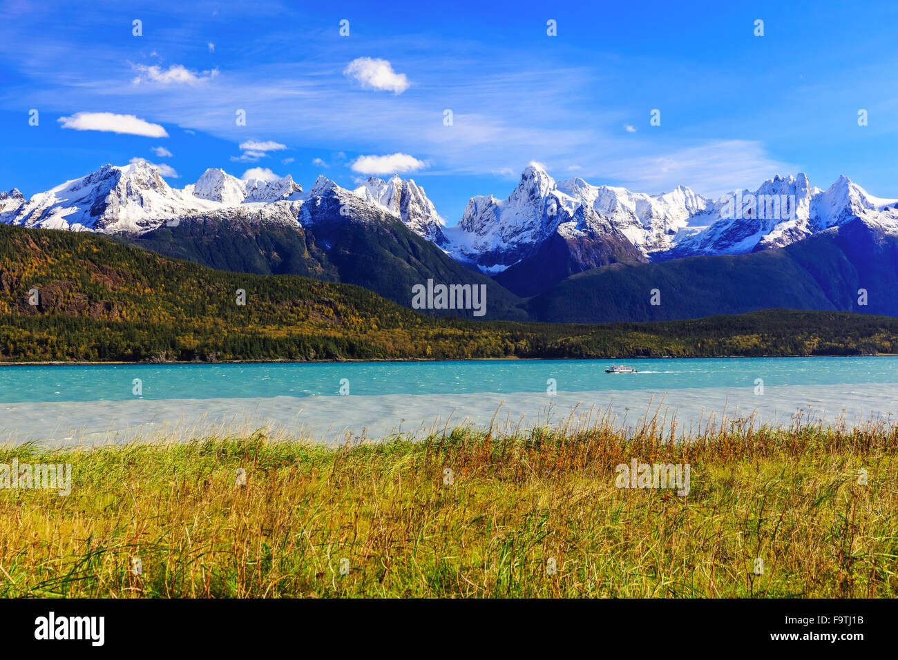 Skagway, Alaska. Chilkat Halbinsel, Chilkat Inlet und den Sinclair-Berg im Hintergrund. Stockfoto