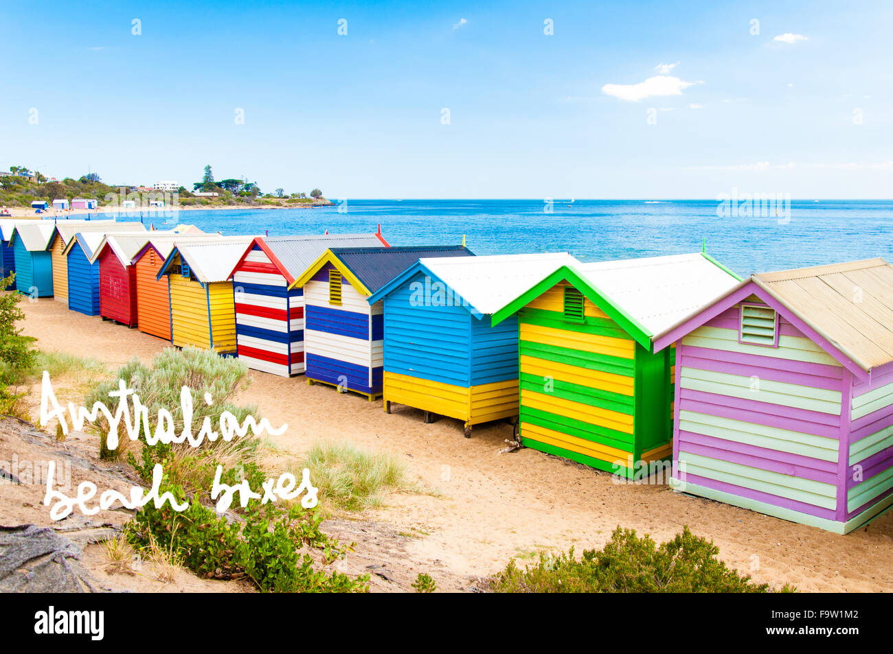 Boxen in Brighton Beach, Australien Baden mit handgeschriebenen Textfelder australischen Strand Stockfoto