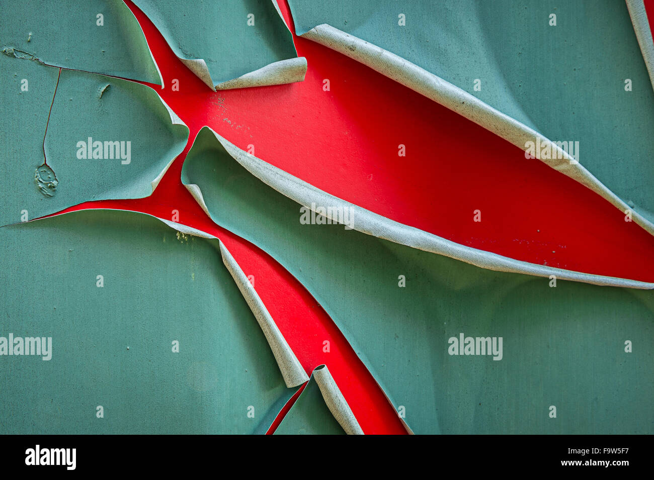 Bunt rot und grün, abblätternde Farbe Stockfoto