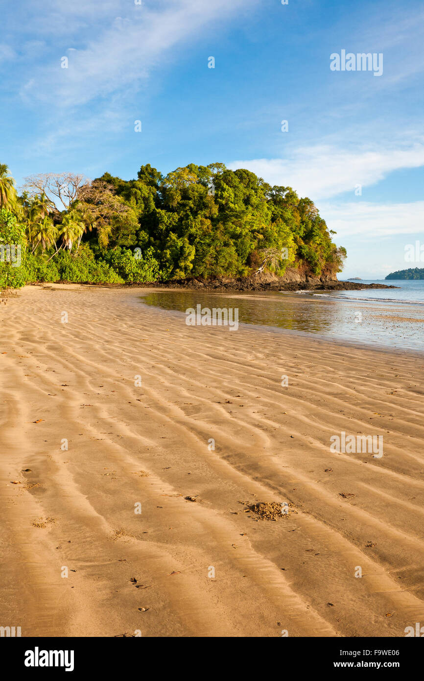 Schönen Strand auf der Ostseite der Insel Coiba Nationalpark, Pazifikküste, Provinz Veraguas, Republik Panama. Stockfoto
