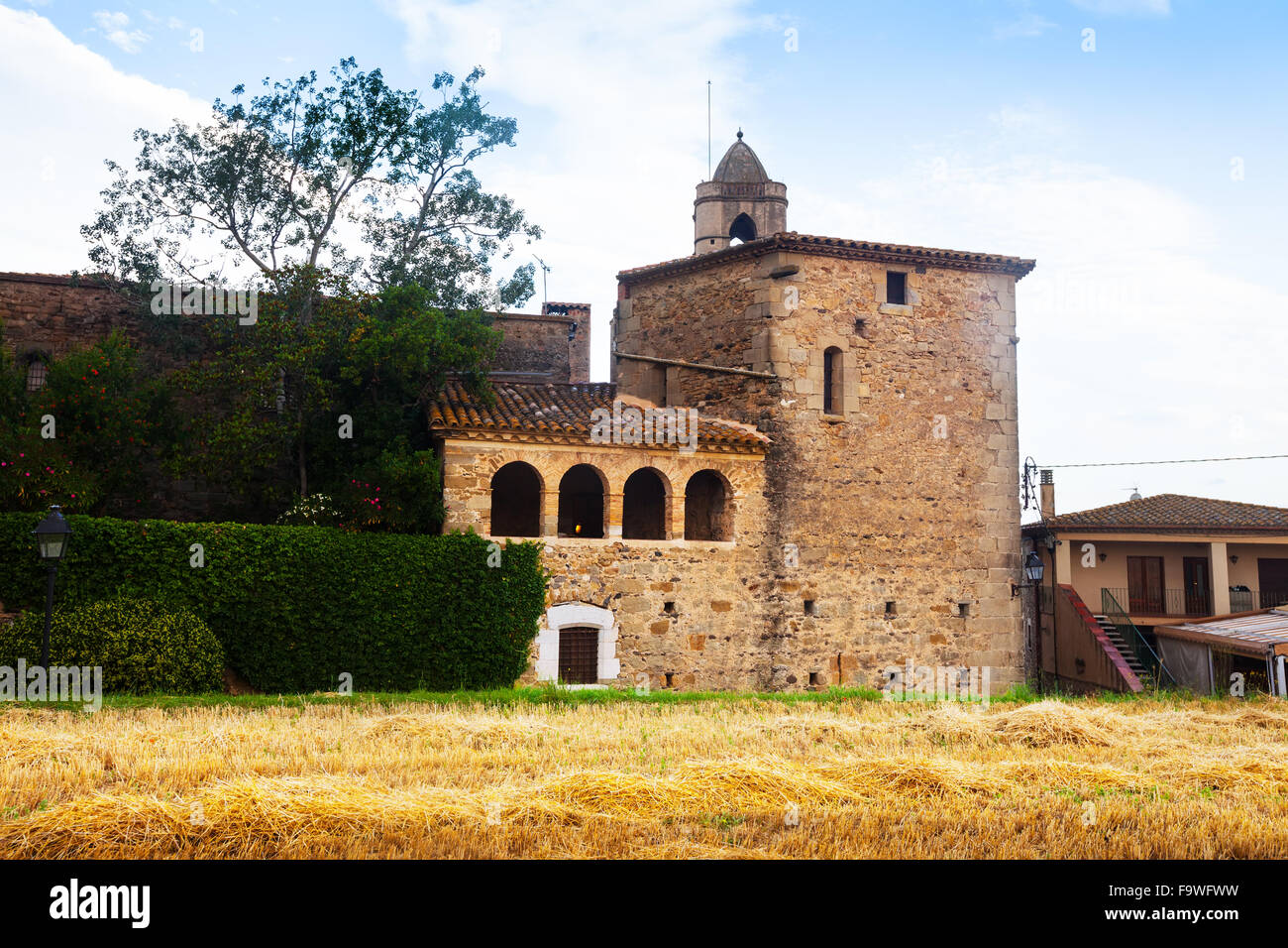 Castell de Pubol. Pubol ist eine kleine Stadt liegt in der Comarca Baix Empordà, in der Provinz Girona, Katalonien, Spanien Stockfoto