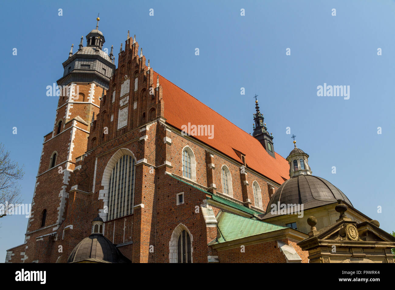 Krakau - Corpus Christi Kirche Kasimirus III der große etwa 1340 gründete. Die Vorderansicht hat einen gotischen Giebel während Stockfoto