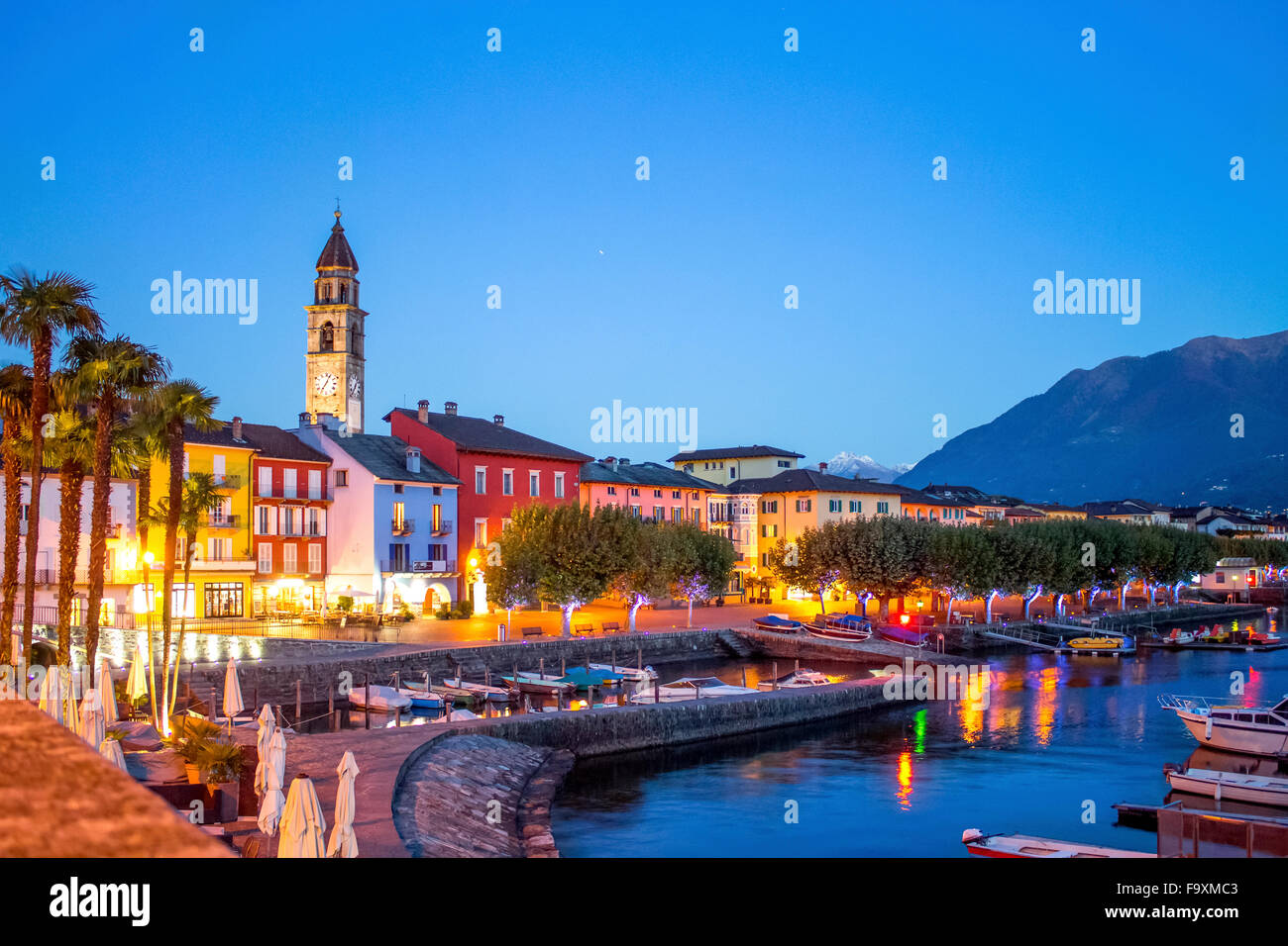 Schweiz, Lago Maggiore, Ascona, blaue Stunde Stockfoto