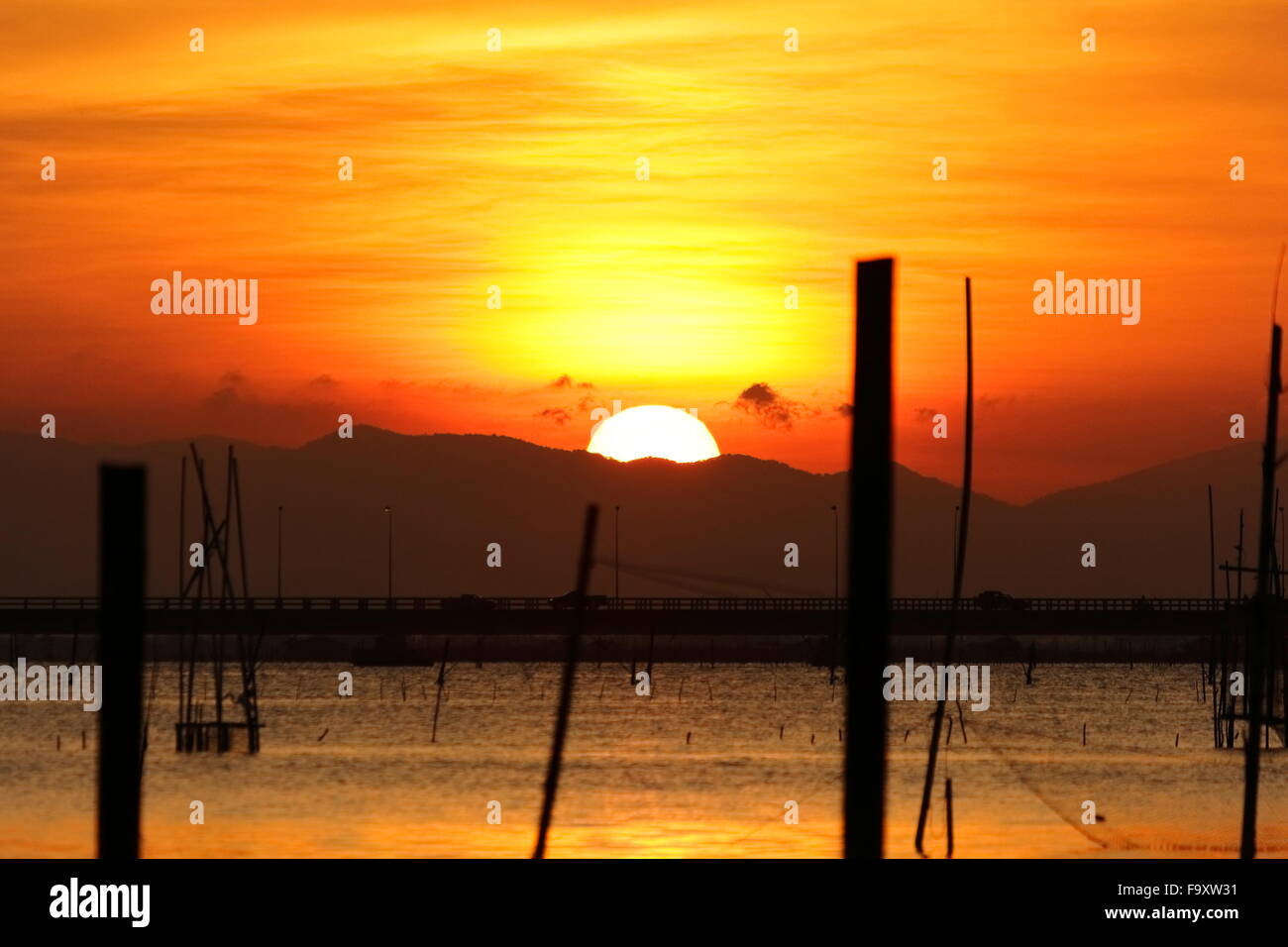 Sonnenuntergang Songkhla-See und Bridge-Bereich Stockfoto