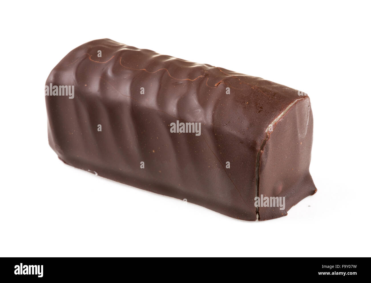 Gebrochene Hüttenkäse Stab mit Schokolade isoliert auf weiss Stockfoto
