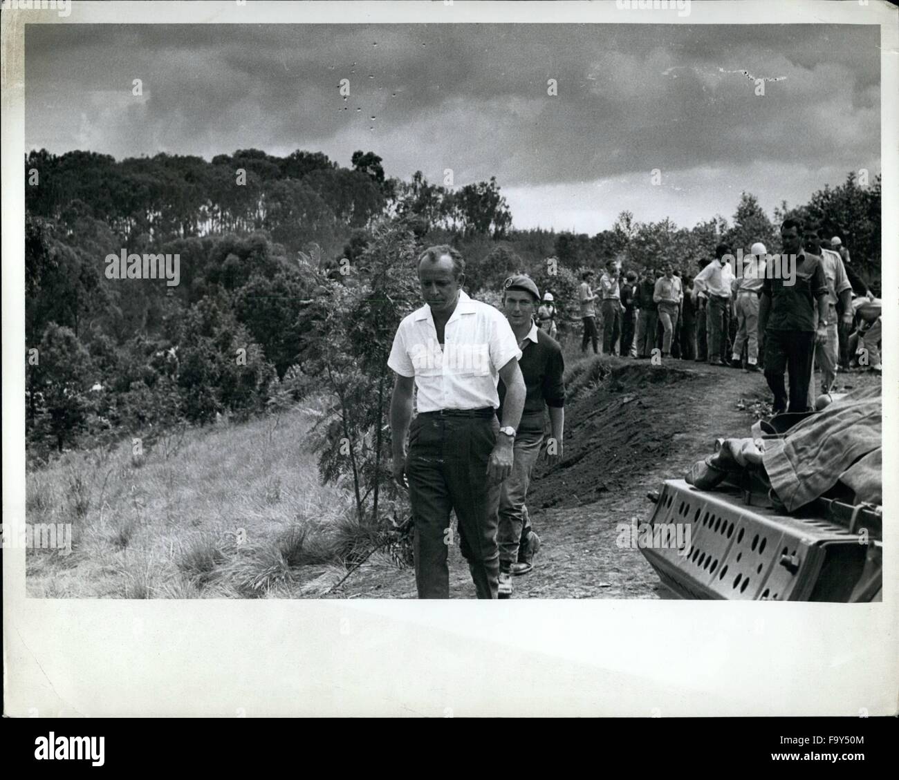 1968 - ist Oberst Jean "Black Jack" Schramme eines der wenigen Söldner Führer in Schwarzafrika zu einem erfolgreichen Staatsstreich «Etat auf eine Africar Dictotor. Weiße Söldner statt im Shangugu Camp, Ruanda. OPS: Col Sekrarume führt seinen Söldnern vor OAU Mission. © Keystone Bilder USA/ZUMAPRESS.com/Alamy Live-Nachrichten Stockfoto