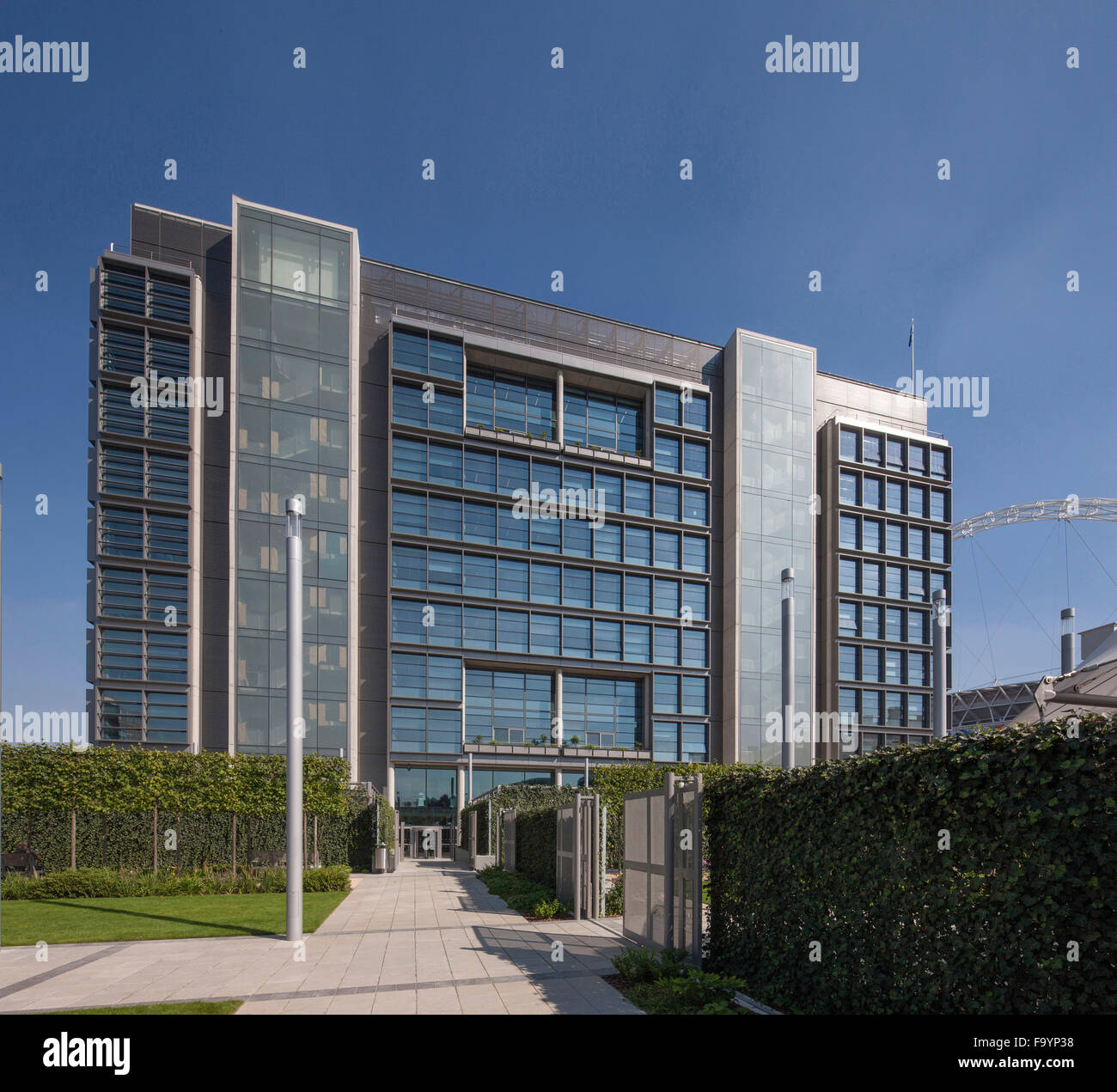 Brent Civic Centre und Wembley-Bibliothek, eine hoch moderne Struktur mit großen Glasflächen. Ein energieeffizientes Bauen im Jahr 2013 eröffnet. Stockfoto