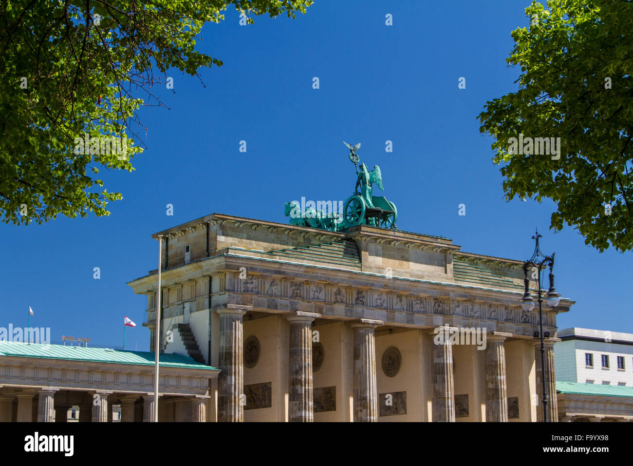 Das Brandenburger Tor (Brandenburger Tor) ist das alte Tor nach Berlin ...