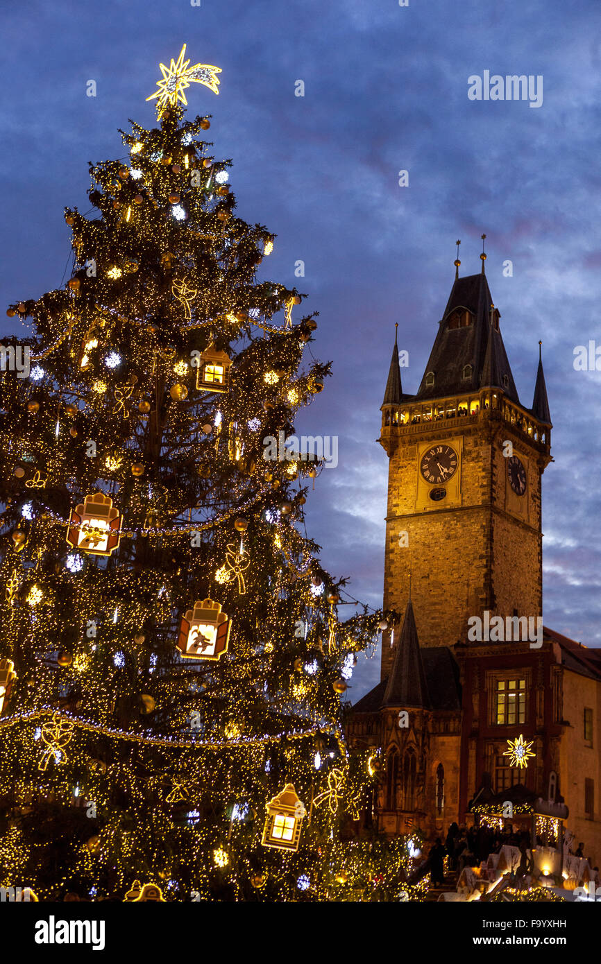 Traditionelle Weihnachtsmärkte am Altstädter Ring. Prag, Tschechische Republik Stockfoto