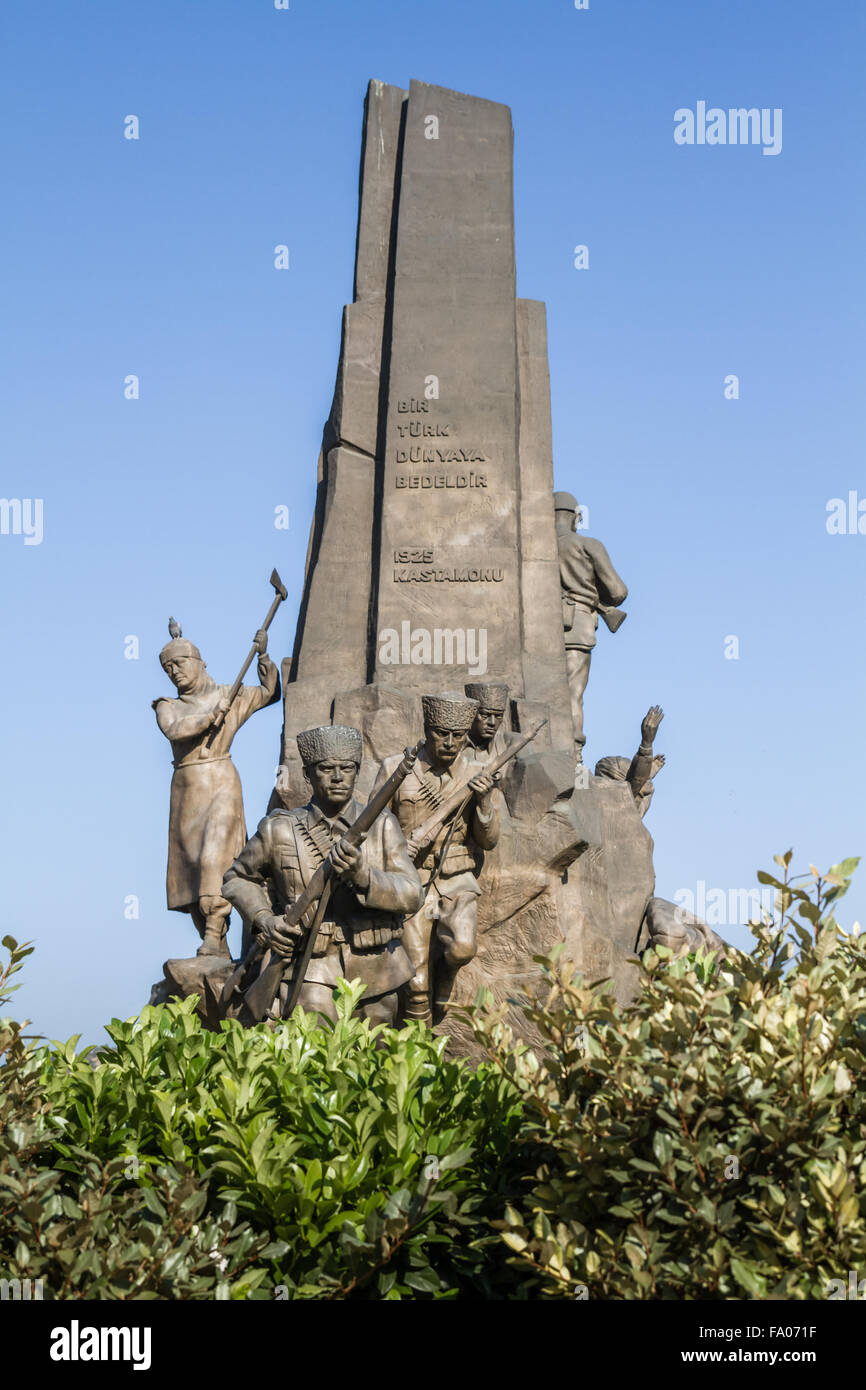 Statue von Atatürk in der Mitte von Kastamonu erinnert an seine Rolle