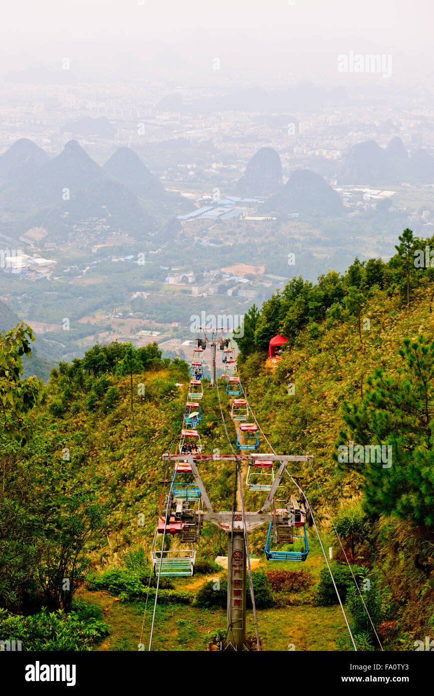 Yao-Bergbahn, Karst Peaks, einer von Chinas beliebteste touristische Bereiche Seen, autonome Region Guangxi Zhuang, VR China, China Stockfoto