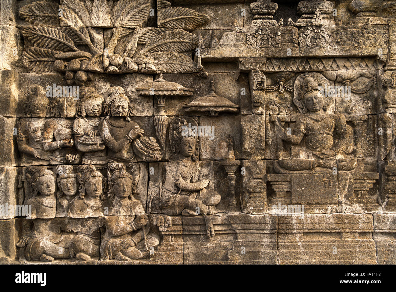 Relief im 9. Jahrhundert Mahayana buddhistische Tempel Borobudur nahe Yogyakarta, Java, Indonesien, Asien Stockfoto