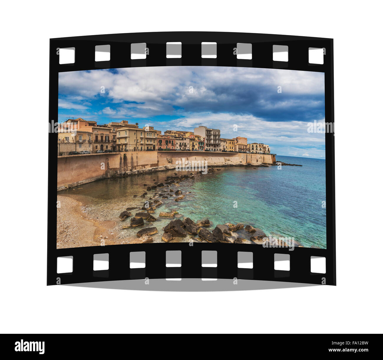 Strandpromenade in der historischen Zentrum von Syrakus. Die Altstadt befindet sich auf der Insel Ortigia, Sizilien, Italien, Europa Stockfoto