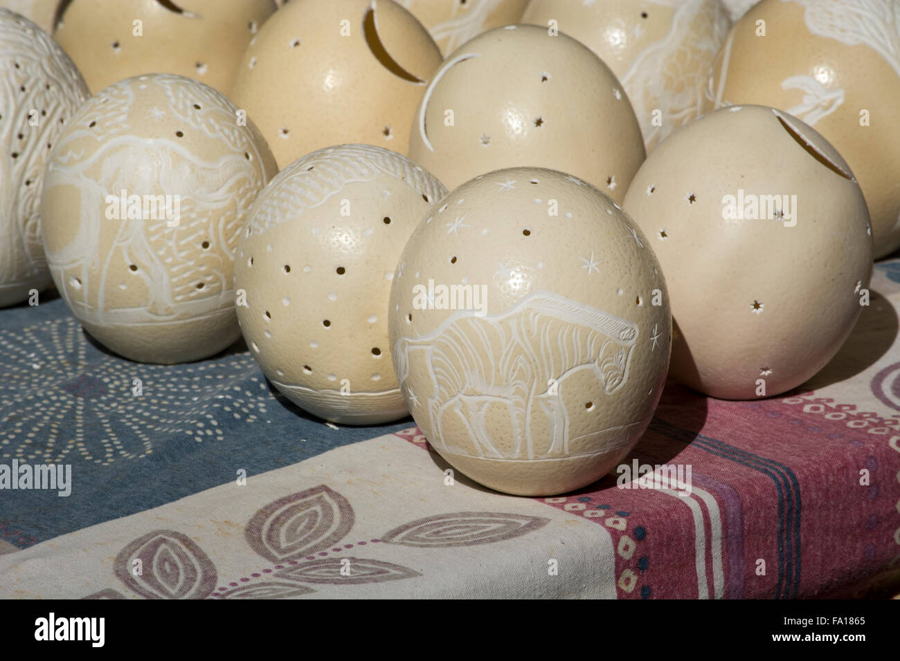 Geschnitzte Straussenei Stockfotografie Alamy