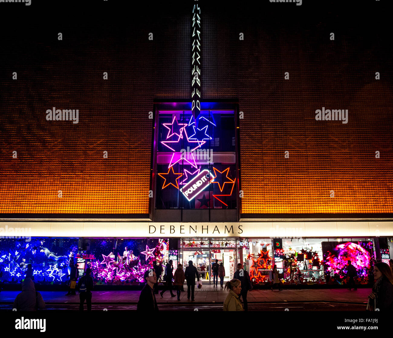 Schaufenster zeigt in der Londoner Oxford Street für die festliche Jahreszeit Featuring: Debenhams wo: London, England, Vereinigtes Königreich bei: 18. November 2015 Stockfoto