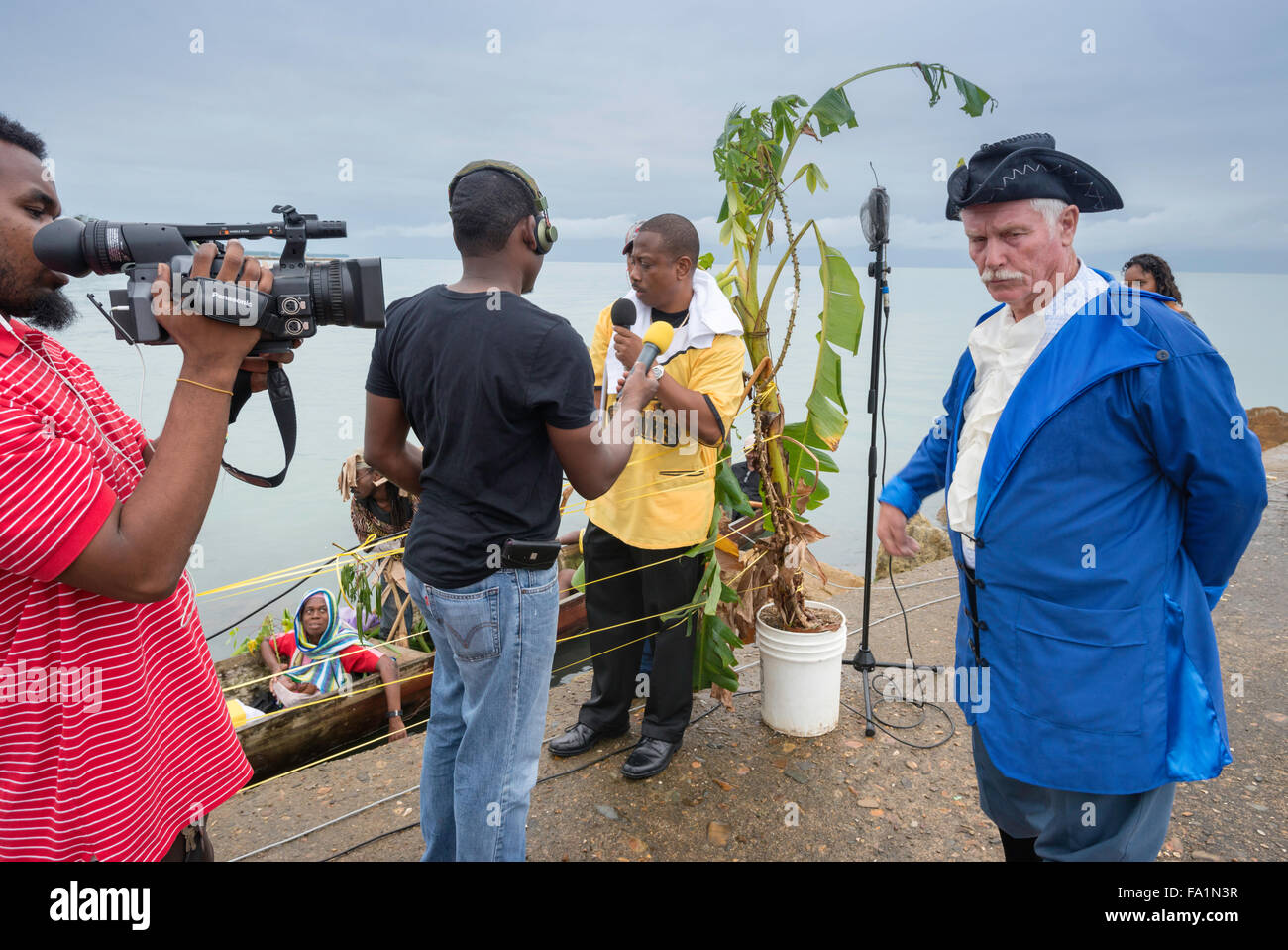 TV-Crew interviewt Teilnehmer, Garifuna Settlement Day, jährliches Festival in Punta Gorda, Belize Stockfoto