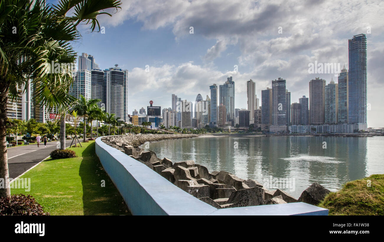 Panama-Stadt Skyline von Cinta Costera Park, Panama City, Mittelamerika Stockfoto