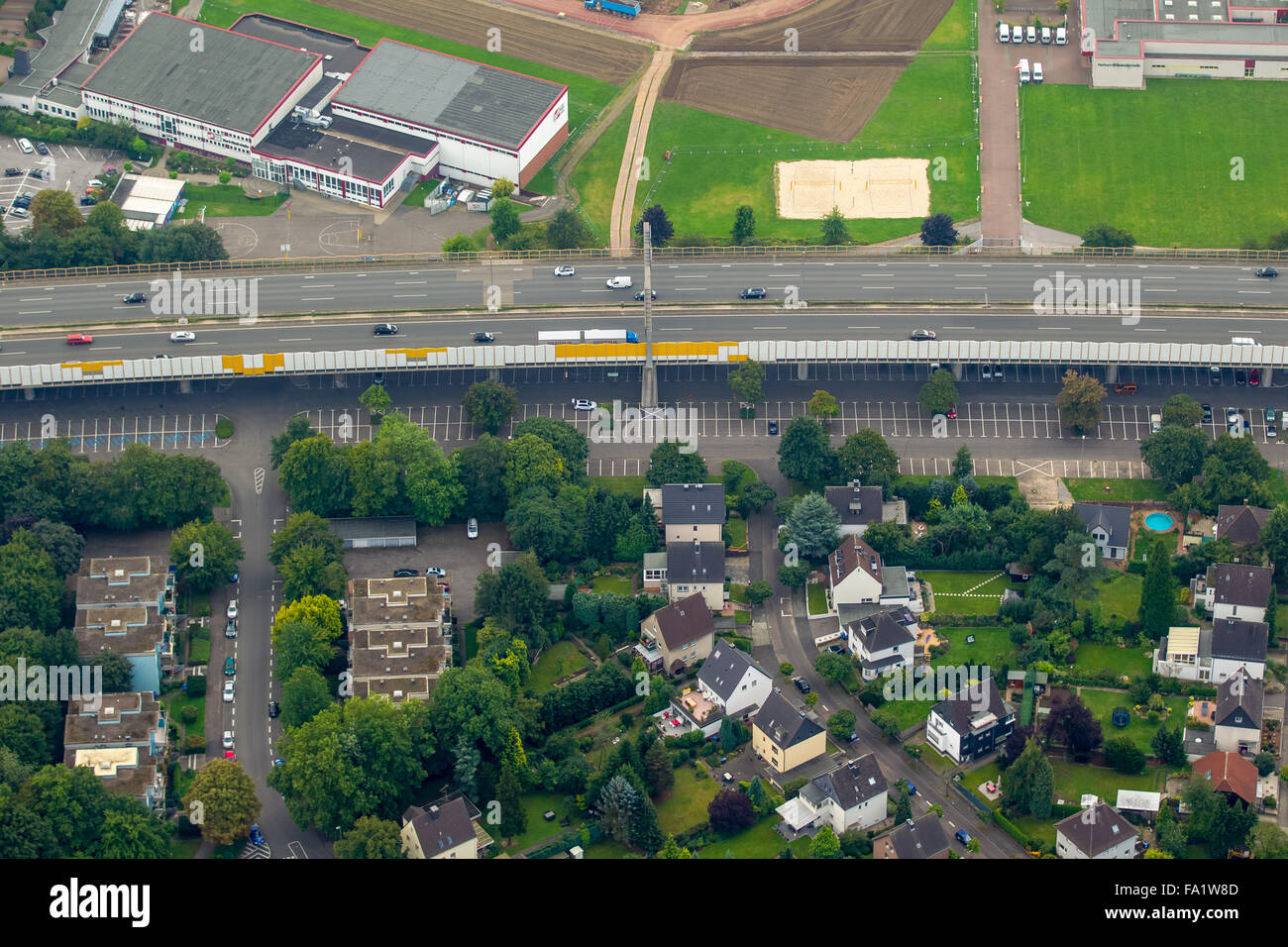 Fußball-Stadion BayArena Leverkusen, 1. Bundesliga, Autobahnabschnitt zwischen dem Kreuz Leverkusen und der Autobahn Brücke Rhein Stockfoto