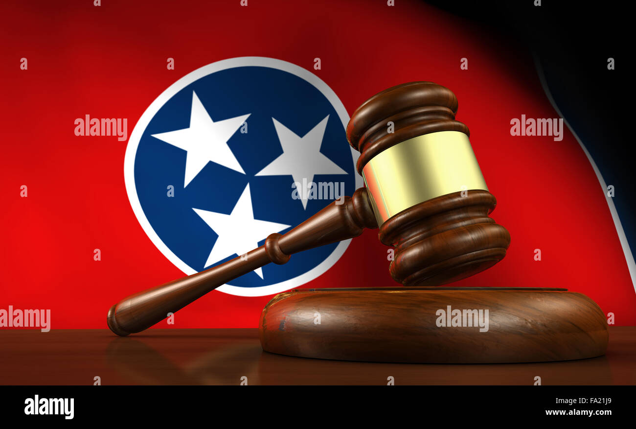 Tennessee Zustandgesetz, Recht und Gerechtigkeit-Konzept mit einem 3d Rendern von einem Hammer auf einen hölzernen Desktop und das Tennessean Flagge. Stockfoto