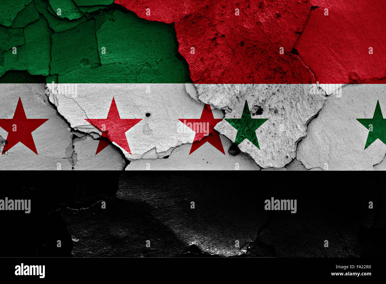 Fahnen der freien syrischen Armee und Syrien auf rissige Wand gemalt Stockfoto