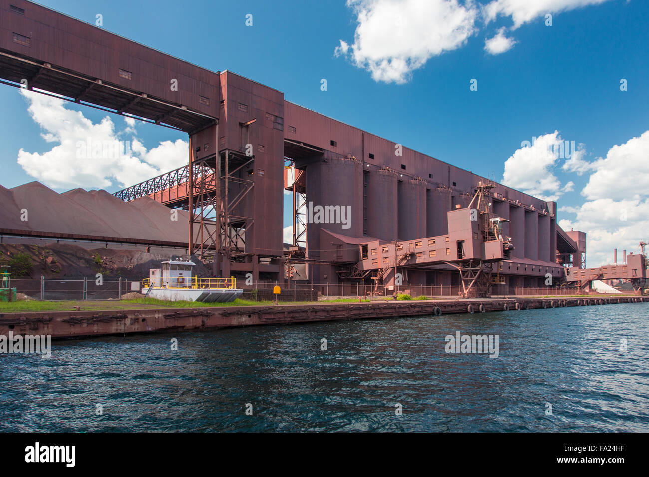 Klippen Naturressourcen Northshore Mining Werk in Silver Bay am nördlichen Ufer des Lake Superior in Minnesota Stockfoto