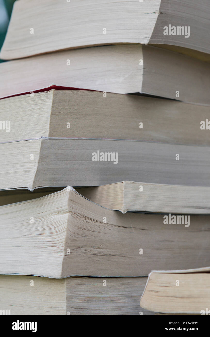 Stapeln von alten getragen Bücher Stockfoto
