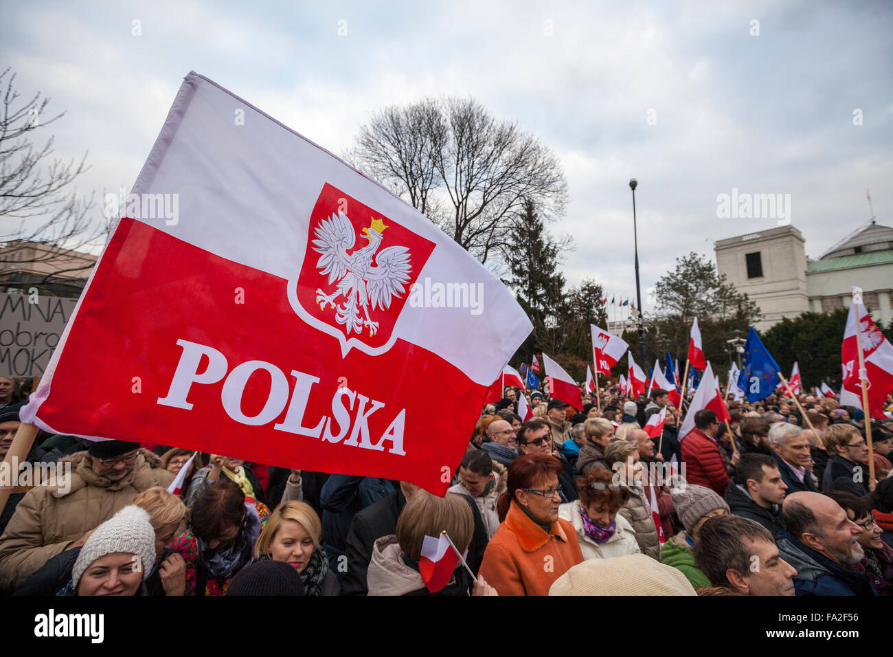 Demokratische Opposition Demonstration vor dem Parlament in Warschau durch KOD (Komitee zur Verteidigung der Demokratie) organisiert Stockfoto