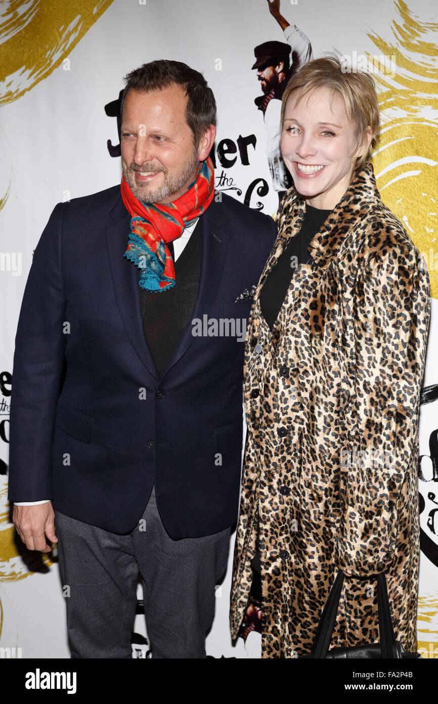 New York, NY, USA. 20. Dezember 2015. Rob Ashford, Charlotte d'Amboise in Anwesenheit für die FIDDLER ON THE ROOF Opening Night, The Broadway Theatre, New York, NY 20. Dezember 2015. Bildnachweis: Jason Smith/Everett Collection/Alamy Live-Nachrichten Stockfoto