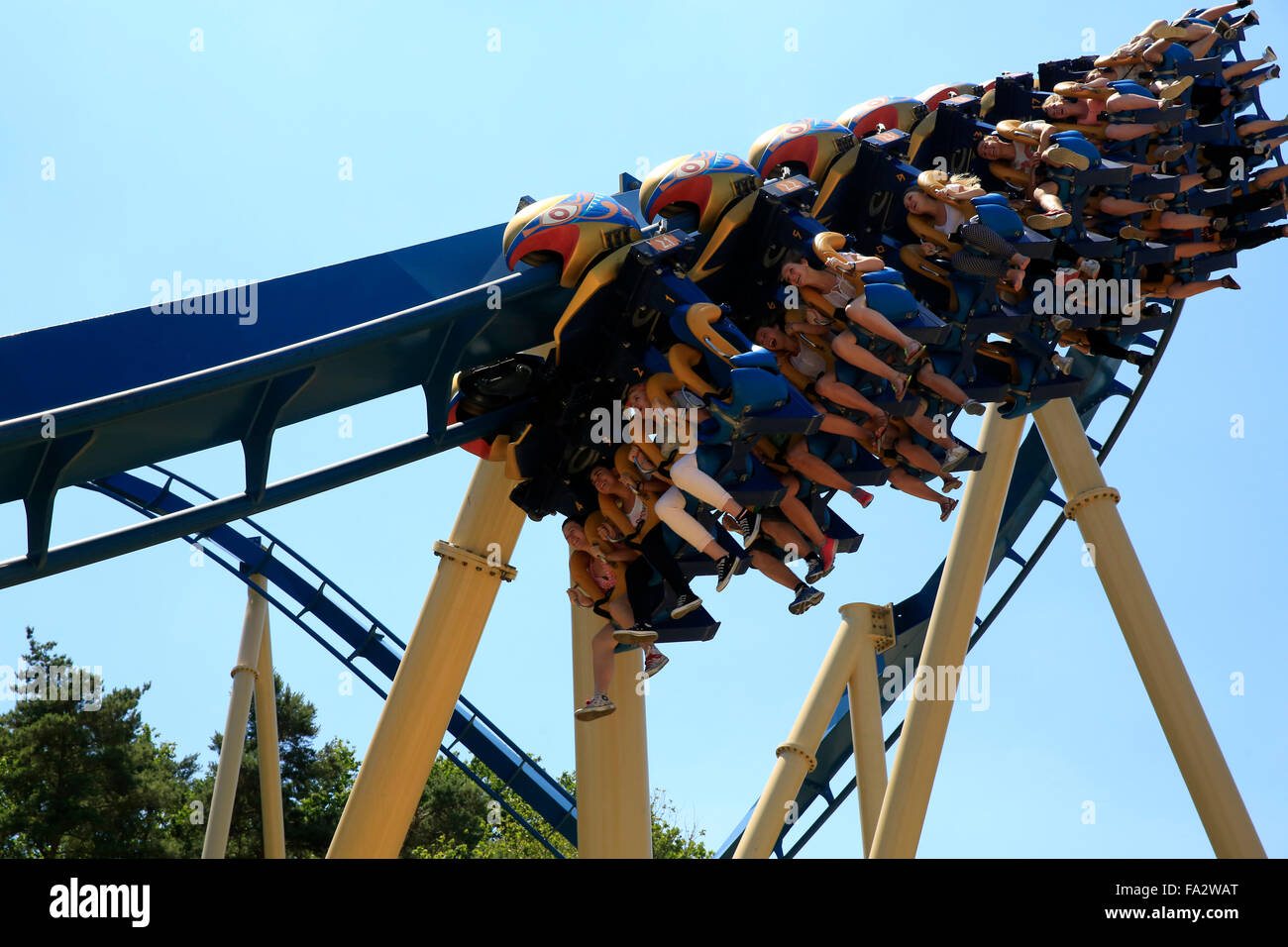 Parc Asterix. OzIris, inverted Coaster der berühmten. Stockfoto