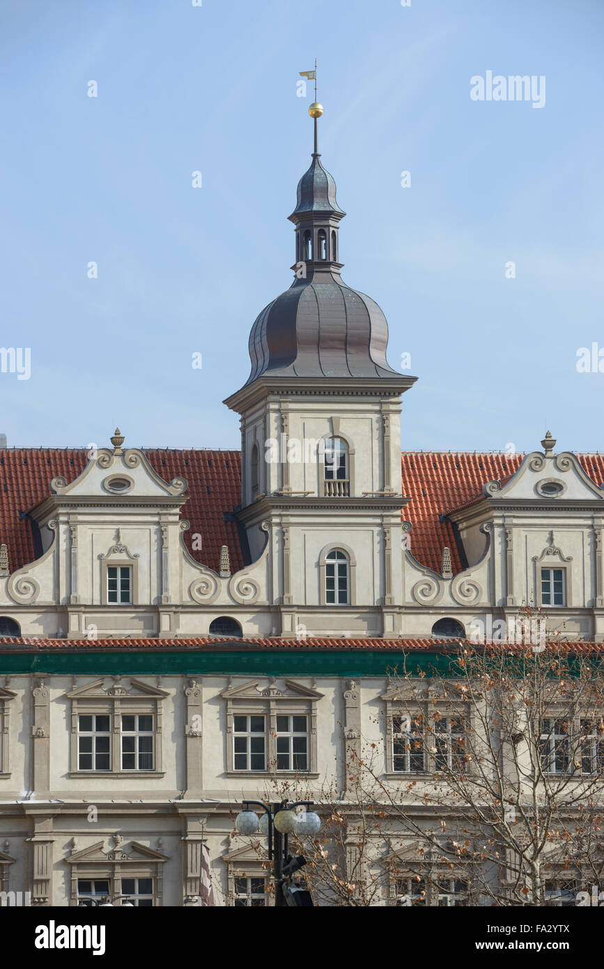 Zentralen oberen Teil der Fassade des ehemaligen Rathaus von Mala Strana (Little Quarter) am Kleinseitner Platz in Prag, Tschechische Republik Stockfoto