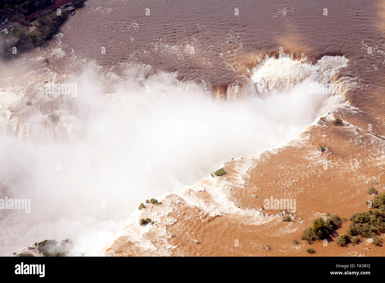 Luftbild von der Teufelskehle an den Iguaçu / Iguazu/Iguassu fällt in Argentinien/Brasilien Stockfoto