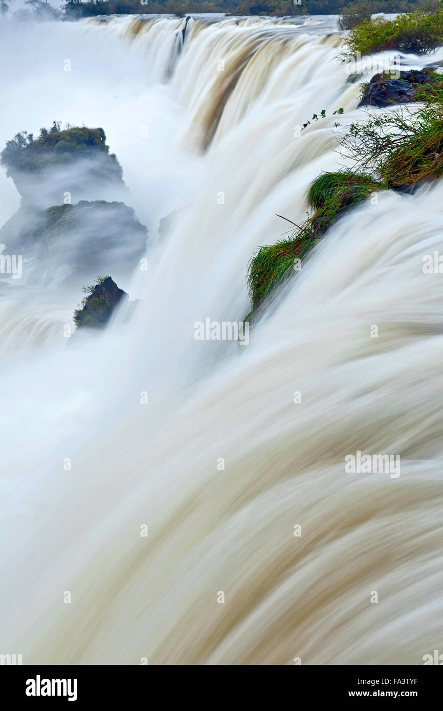 Die Iguazu Wasserfälle an der Grenze zu Brasilien und Argentinien, Südamerika Stockfoto