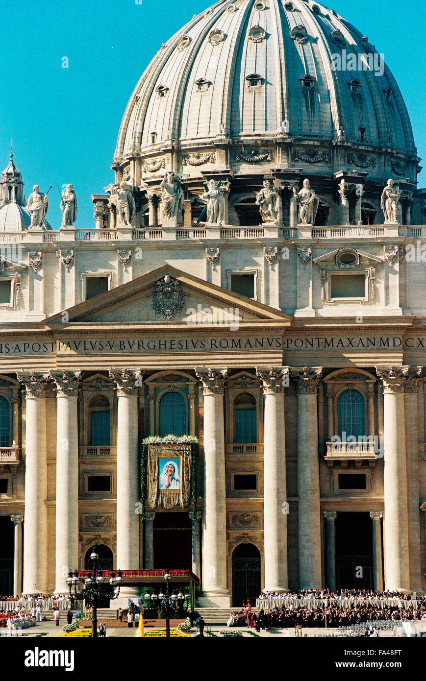 Selige Teresa offenbart am St.-Petri Dom nach der formalen Seligsprechung von Papst Johannes Paul II. 300.000 Menschen waren anwesend um die Seligsprechung, die jetzt zur Heiligsprechung im Jahr 2016 geführt hat Stockfoto